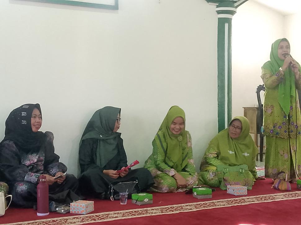 PAC MUSLIMAT NU TELUK PANDAN MENGADAKAN PENGAJIAN  RUTIN BULANAN