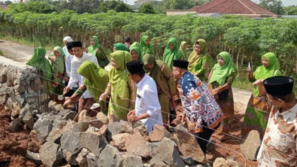 Peletakan Batu Pertama Gedung Muslimat NU Lampung Tengah, Perkuat Pusat Koordinasi dan Konsolidasi