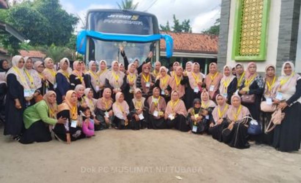 PAC Muslimat NU Tumijajar Tubaba Gelar Ziarah Wali Songo, Meneladani Jejak Dakwah Para Ulama Nusantara